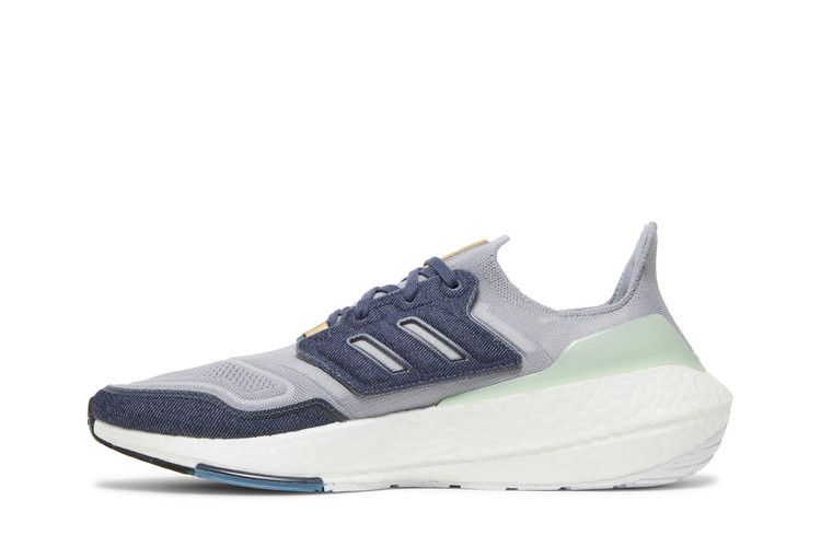 adidas Ultra Boost 22 Halo Silver