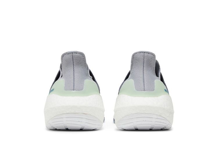 adidas Ultra Boost 22 Halo Silver